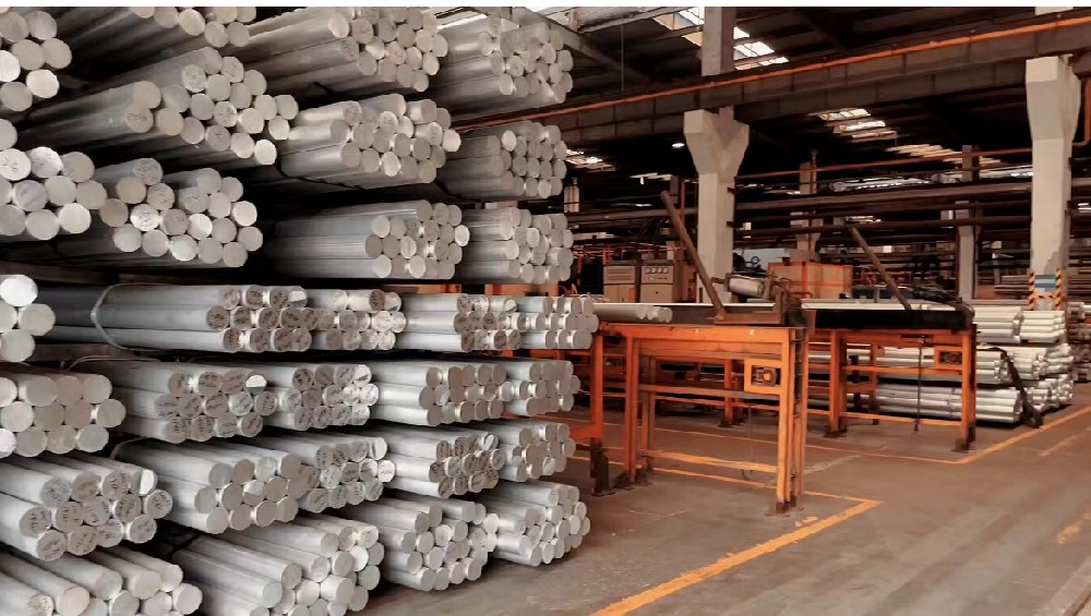 鋁型材：現代建筑的**材料